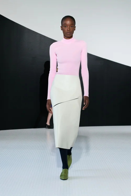 JIL SANDER SS26 - SHOW REPORT - BEHIND THE BLINDS —